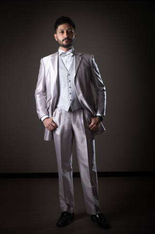 新郎タキシード　シルバー