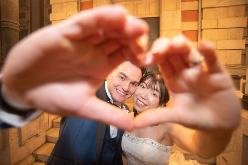 お二人らしいショットで締め