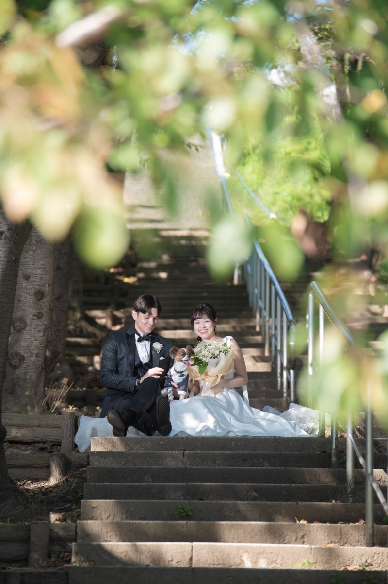 鶴見緑地公園の山のエリアの階段で撮影