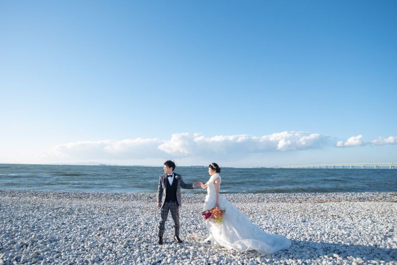 洋装チェンジしマーブルビーチで撮影となります