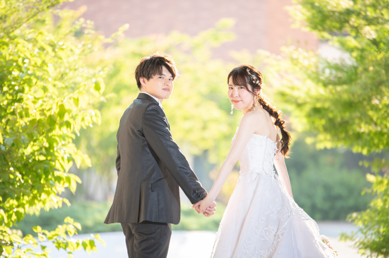 お庭に出まして緑での撮影シーン