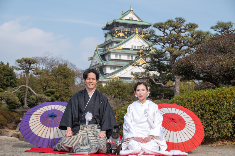 3人仲良く並んで大阪城バックに撮影いたしました