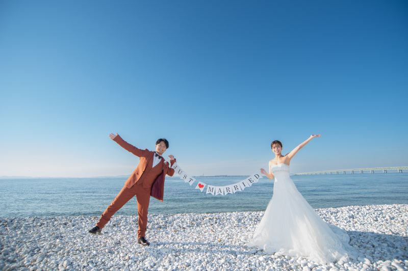 海は冬は寒いですが写真は季節はわからないですね