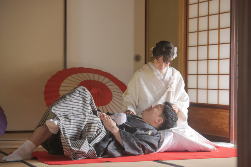 秋の午前中の和室は光の差し込みがいい感じに