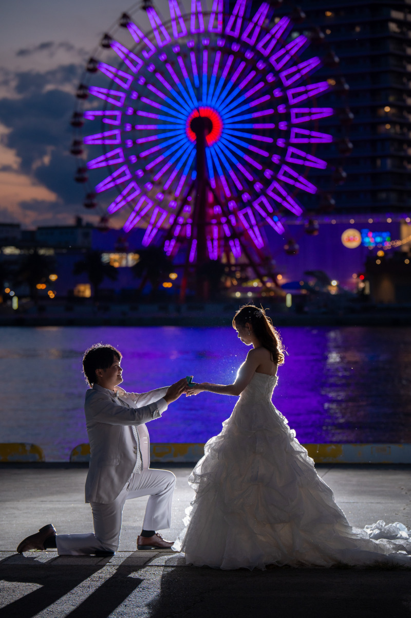 移動し夜景をバックに撮影開始しました