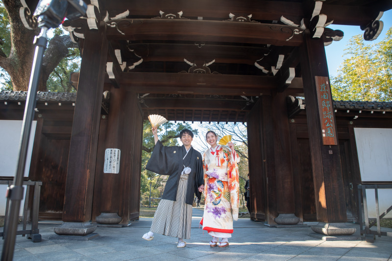 和装に会う日本庭園風の公園となります