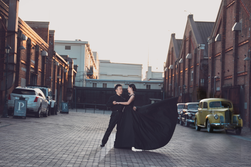 赤煉瓦倉庫をバックに撮影