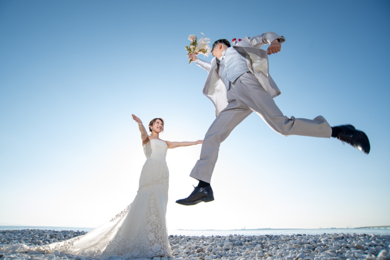 前撮り結婚式.com 縁photo _海で撮影できる