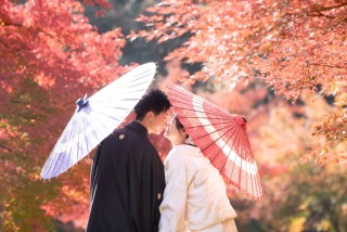 8月末迄お申込み紅葉季節OK！和装ロケ大阪スタンダードプラン【衣裳（色打掛か白無垢＋紋付）＋データ100C】※衣裳アップ料金なし