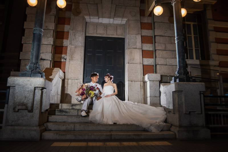 1月末迄【毎月先着3組！サプライズ価格】中央公会堂前広場ロケ【ドレス＆タキシード＋データ80カット】※衣裳アップ料金無