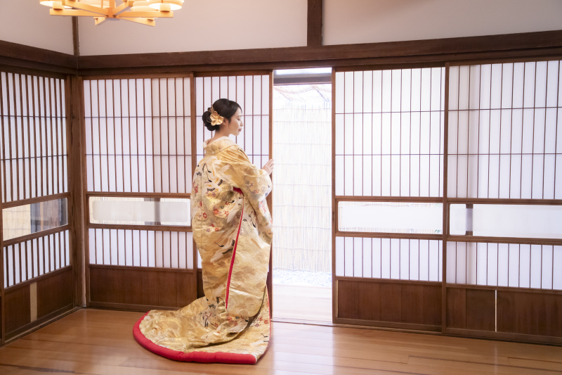 新婦後ろ姿
