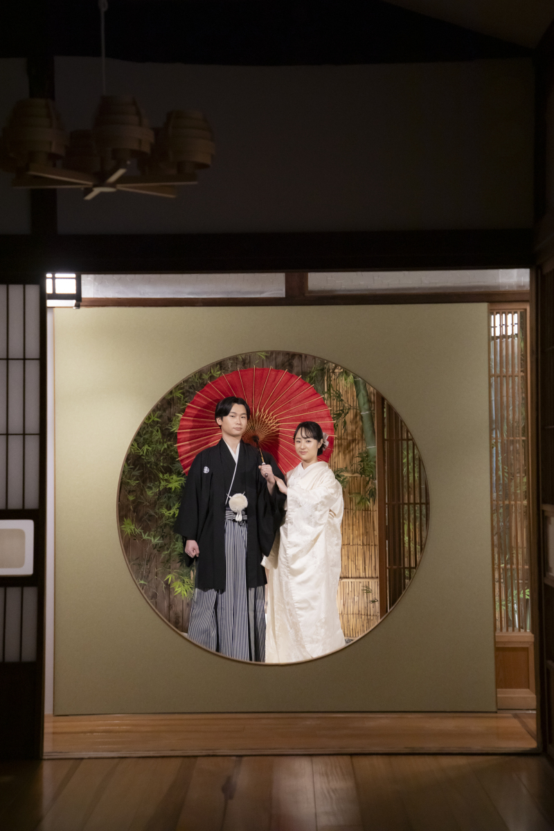 円窓越しで