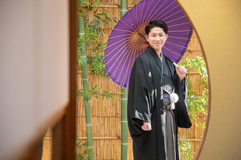 こちらも丸窓越しだけど・・・