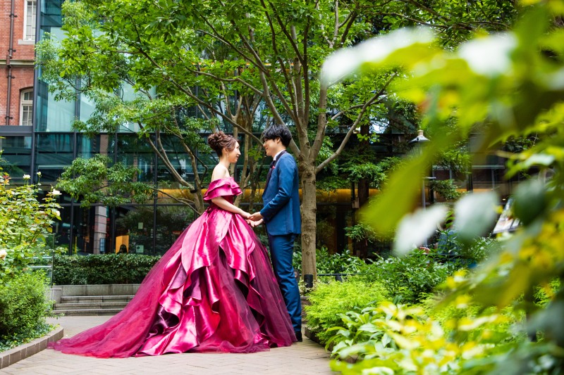 ナチュラルガーデンと素敵なドレスと