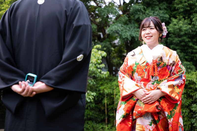 婚約指輪を使ってストーリーのある写真を