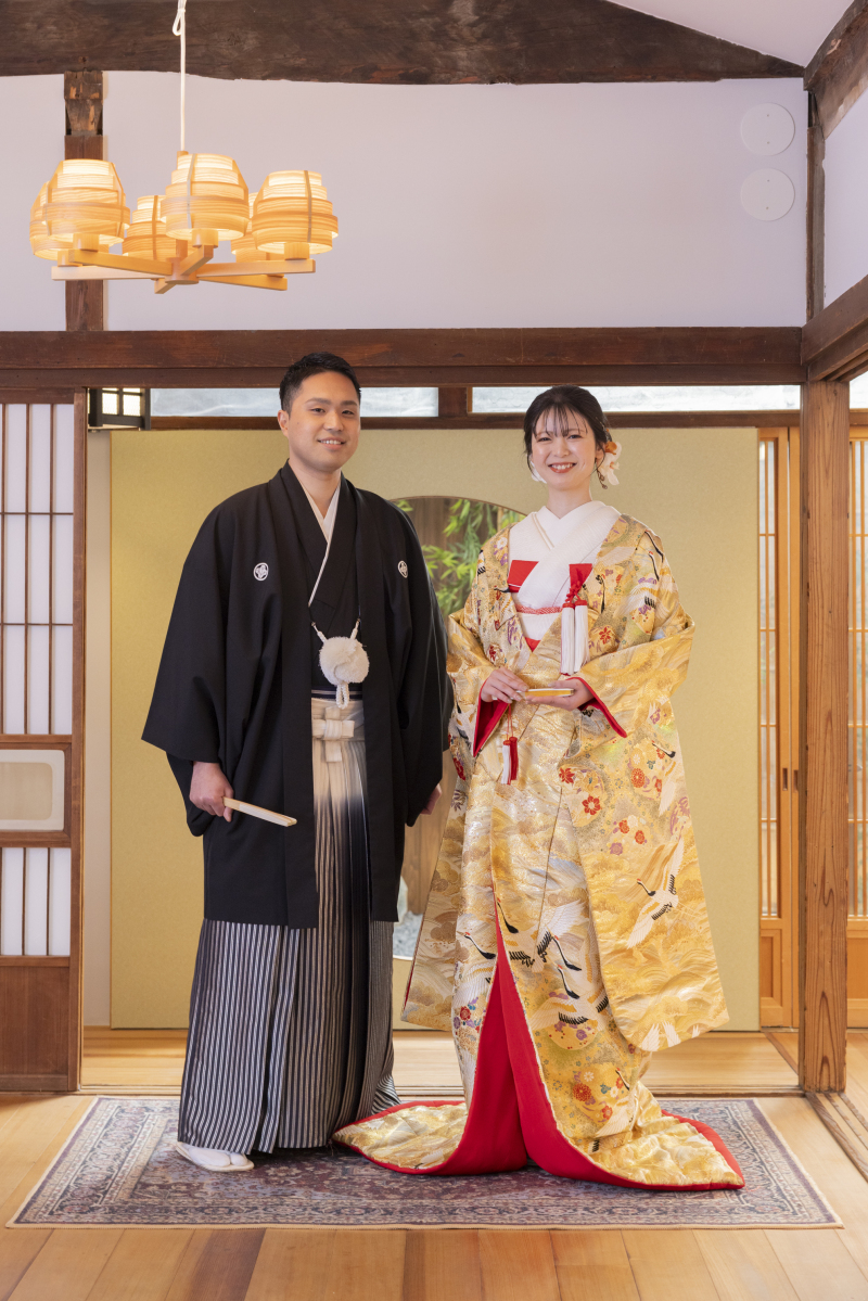 丸窓前で立ちショット!