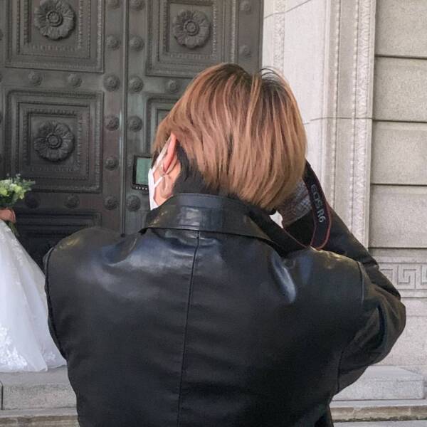 東京駅での撮影はもちろん、ロケーションでの撮影全般に対応しております。写真は丸の内周辺撮影中！猫や犬などペット撮影やご友人様、ご家族様との撮影も無料で可能でございます。撮影する写真リクエストも！