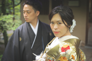 和装、琉装得意です！伝統的な和装での撮影もできます！！一度は撮影しておきたい和装。色打掛や白無垢など様々なバリエーションをご用意しております！また、和装撮影でのロケーションも多数ございます。
