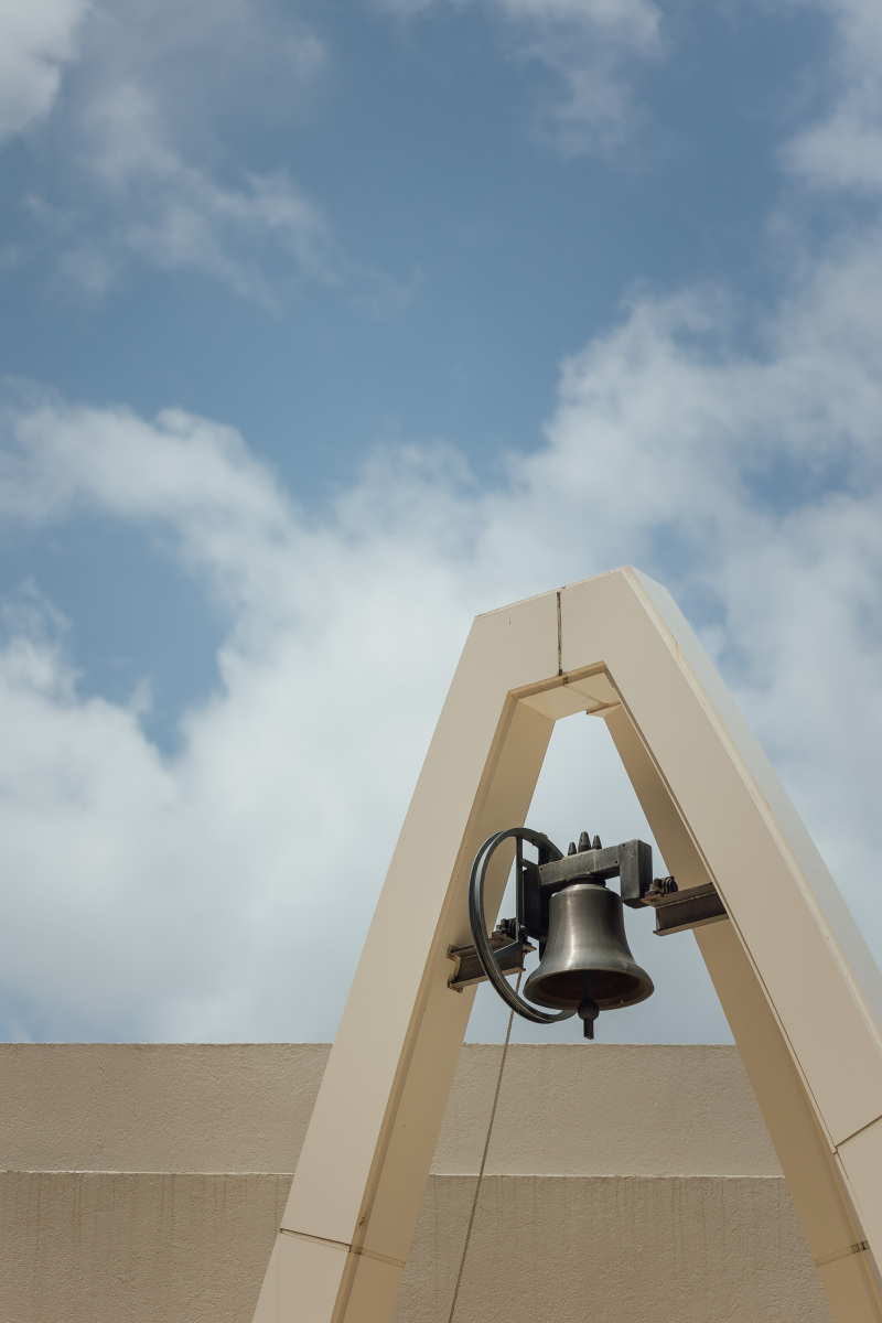 6月初夏 暑さを避けホテルの神殿で撮影です