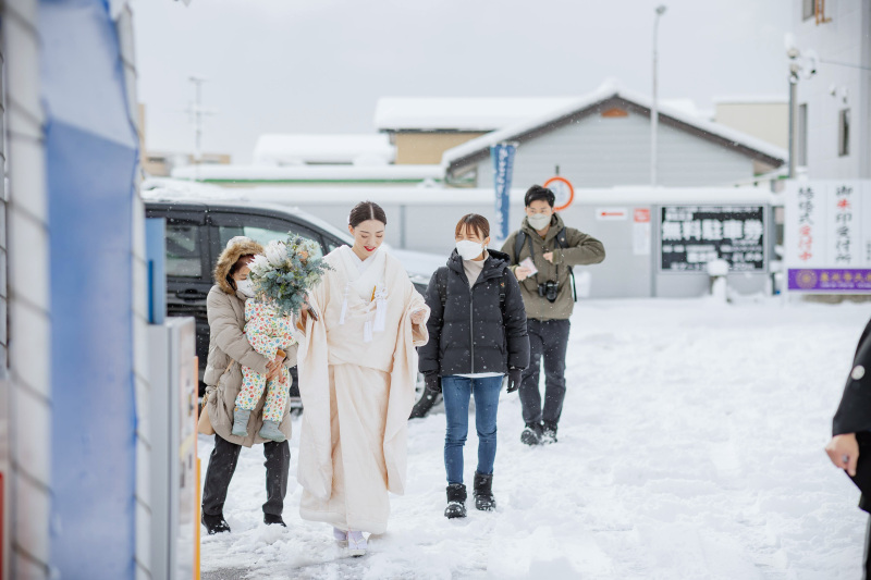 駐車場に到着 除雪してあるので草履で移動可