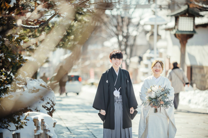 雪景色の善光寺を散策
