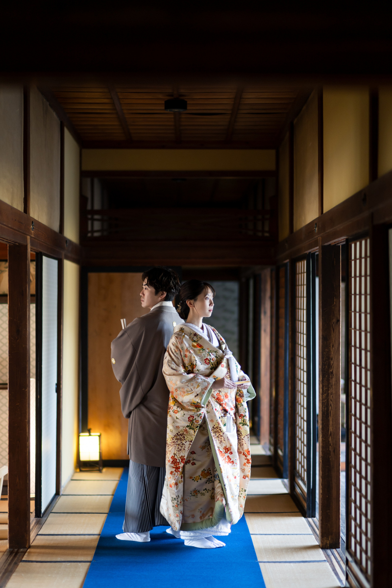 屋内へ移動して。