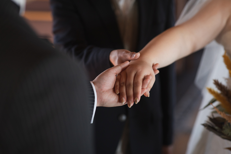 手と手