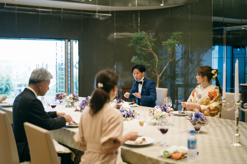 【フォト会食】チャペル+会食(新婦衣装2着・会食(6名分)・全データ)お披露目と感謝の気持ちを伝える、新しいお祝いスタイル