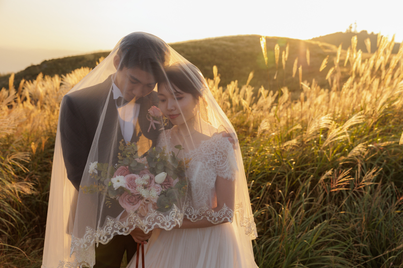 《生石高原》洋装ロケーション│黄金色に輝くススキ＆絶景が広がる火上げ岩│サンセット撮影も追加料金無し♪