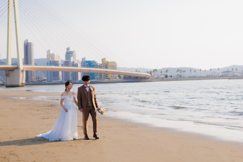 《浜の宮ビーチ》洋装ロケーション│和歌山市のおしゃれなビーチで撮影│サンセット撮影も可能◎