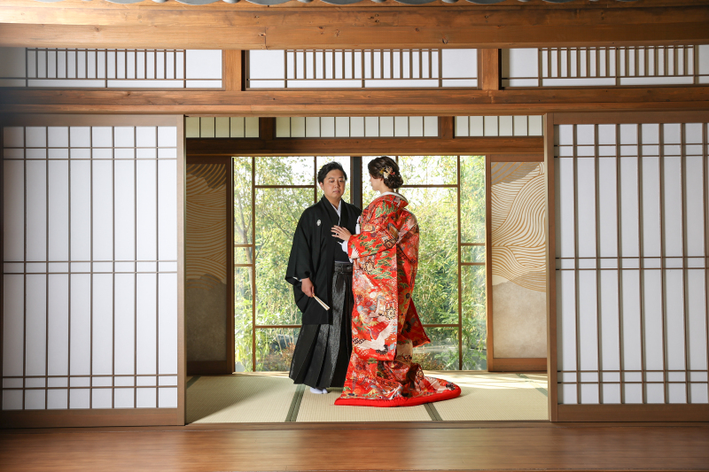 色打掛が美しく映える一枚