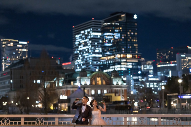 夜景をバックに。