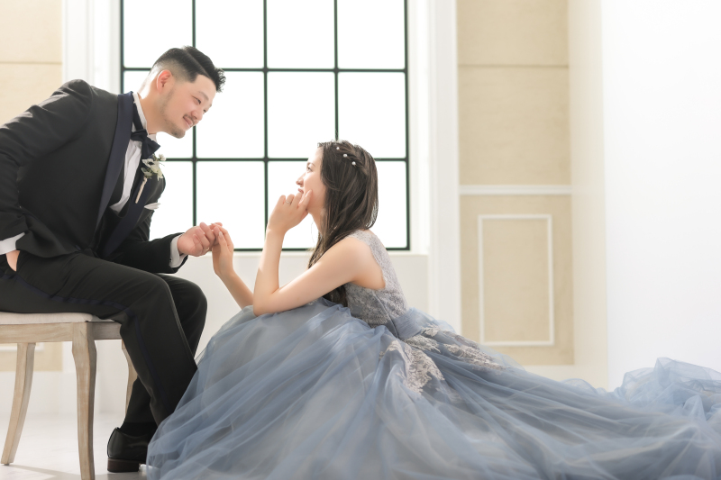 格子窓をドラマチックに利用して