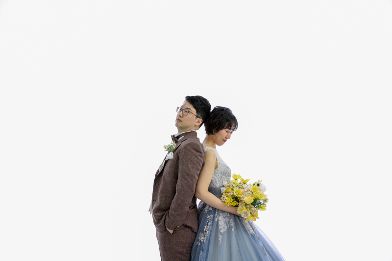 お二人背中合わせ