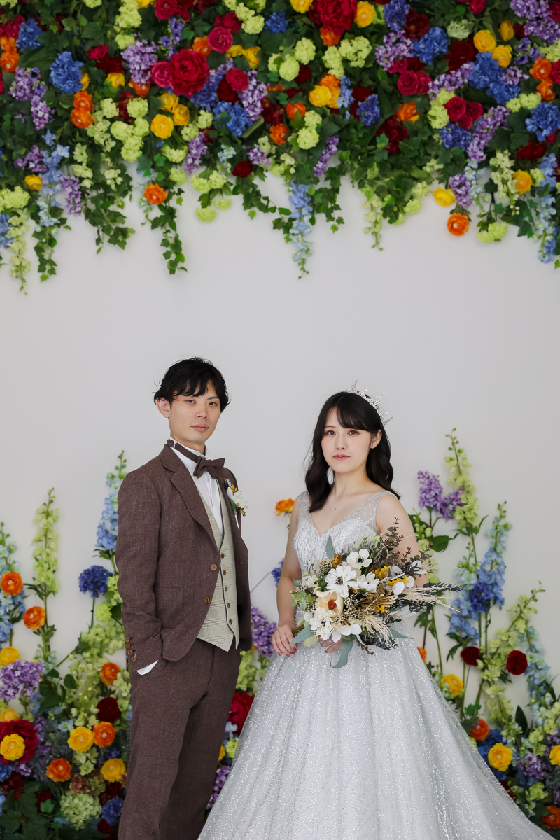 キリッとした表情も。