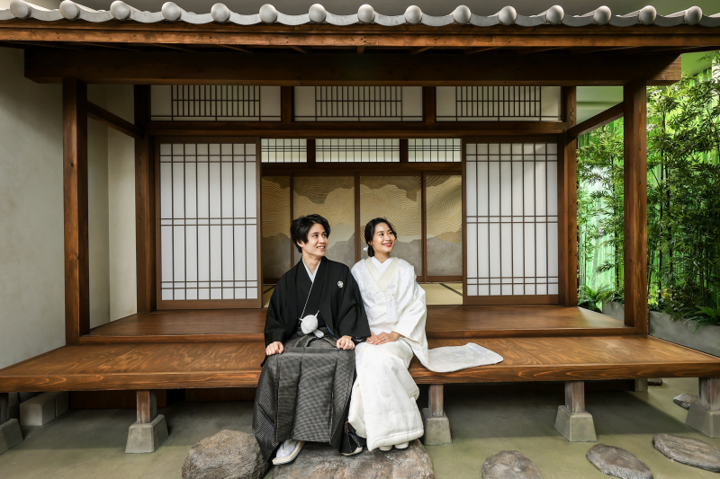 縁側でほっこり、お二人の時間