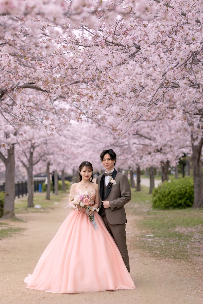 桜並木の中で記念に残る一枚を