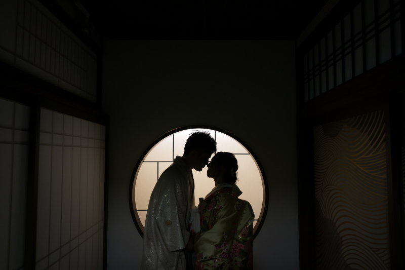 丸窓×シルエット