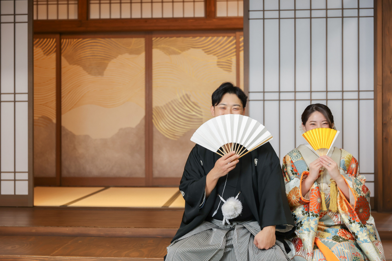 二色の扇子とお二人!