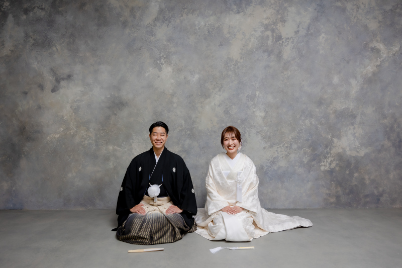 シンプルな背景で和装王道カット