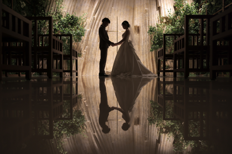 幻想的なチャペルで