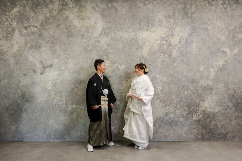 シンプルな背景での一枚