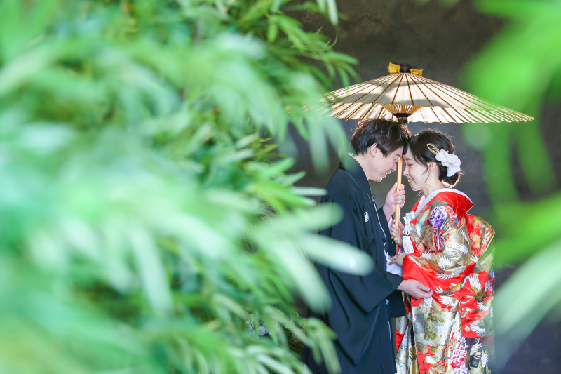 竹と傘とお二人と