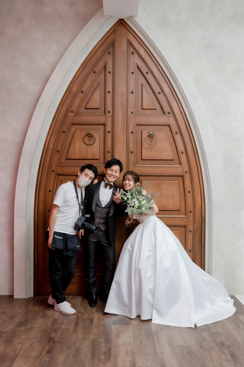 フォトグラファーとも記念写真を残すほど仲良しに♪