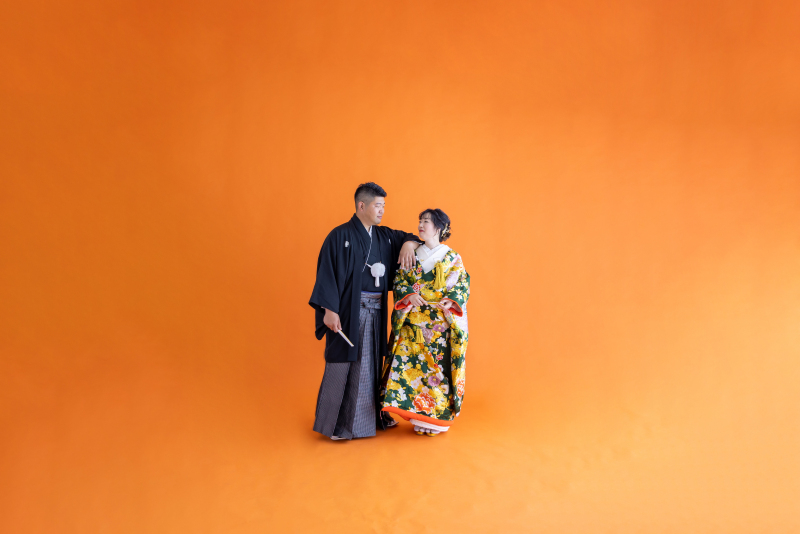 広々とした背景で