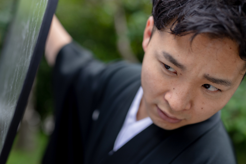 突如現れたレフ板使いの新郎さま