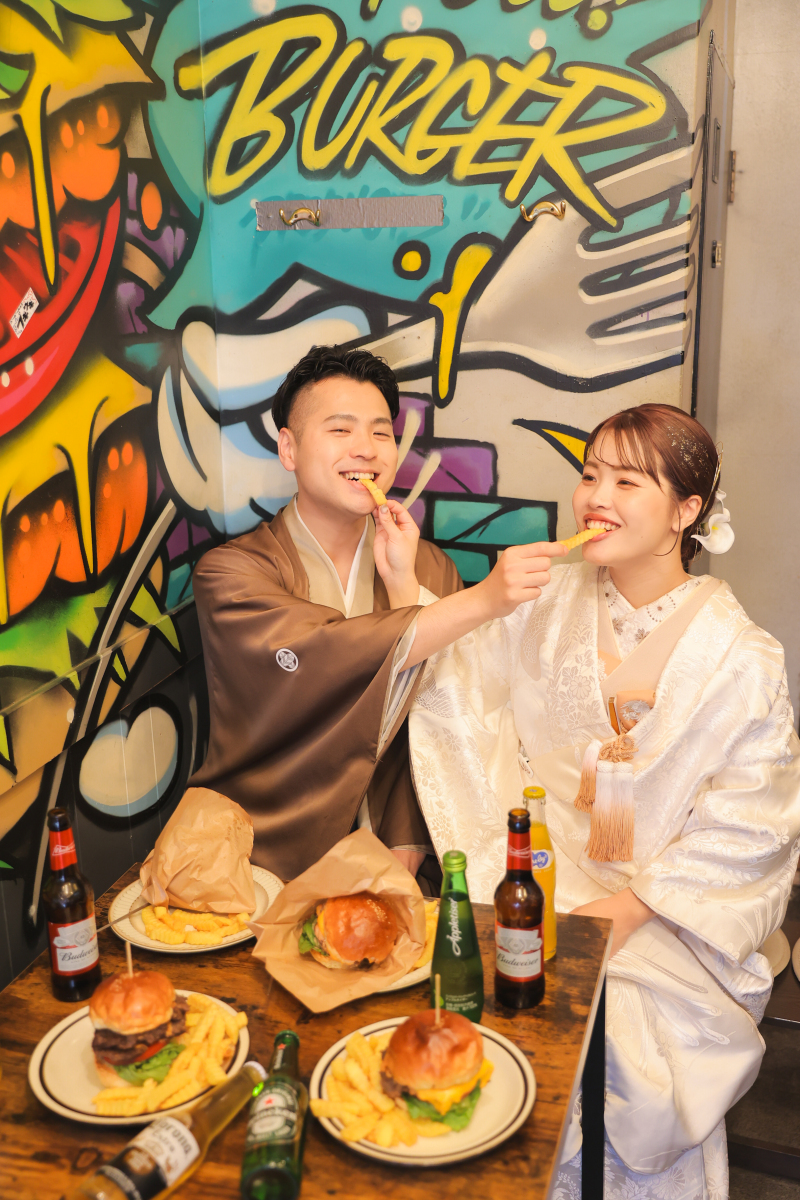 お互いに食べさせ合いっこ！