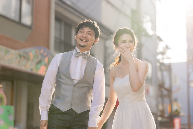 太陽の光が優しくお二人を包むワンシーン