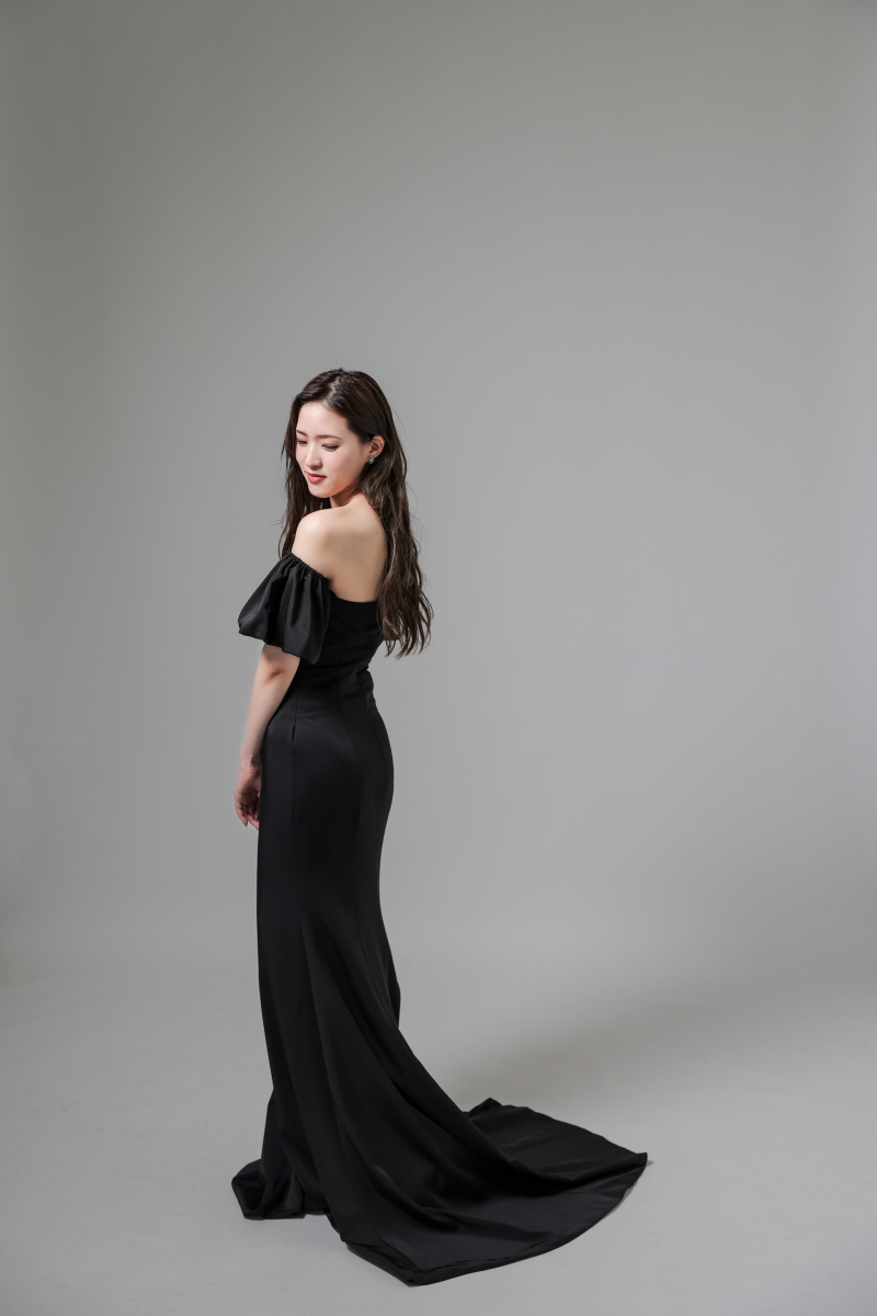 ソロショットも雰囲気を変えて