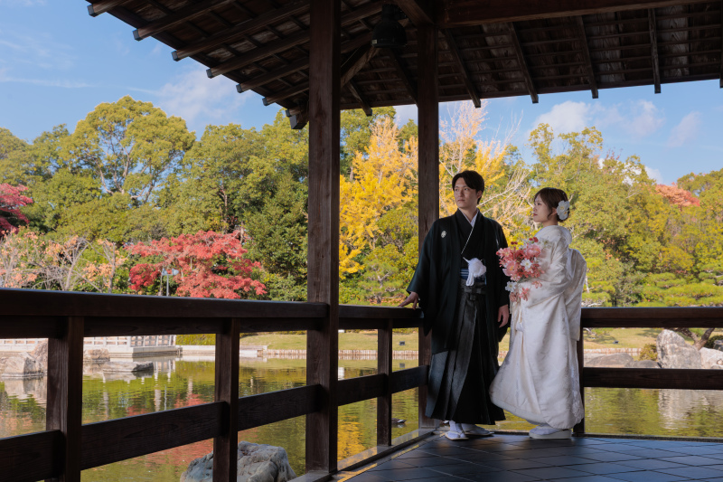 和室から紅葉を眺めて